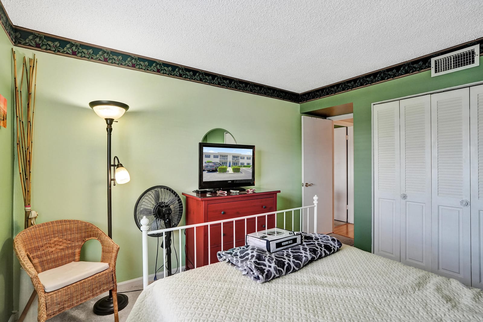 160 CYPRESS CLUB Drive 630 — photo 12
