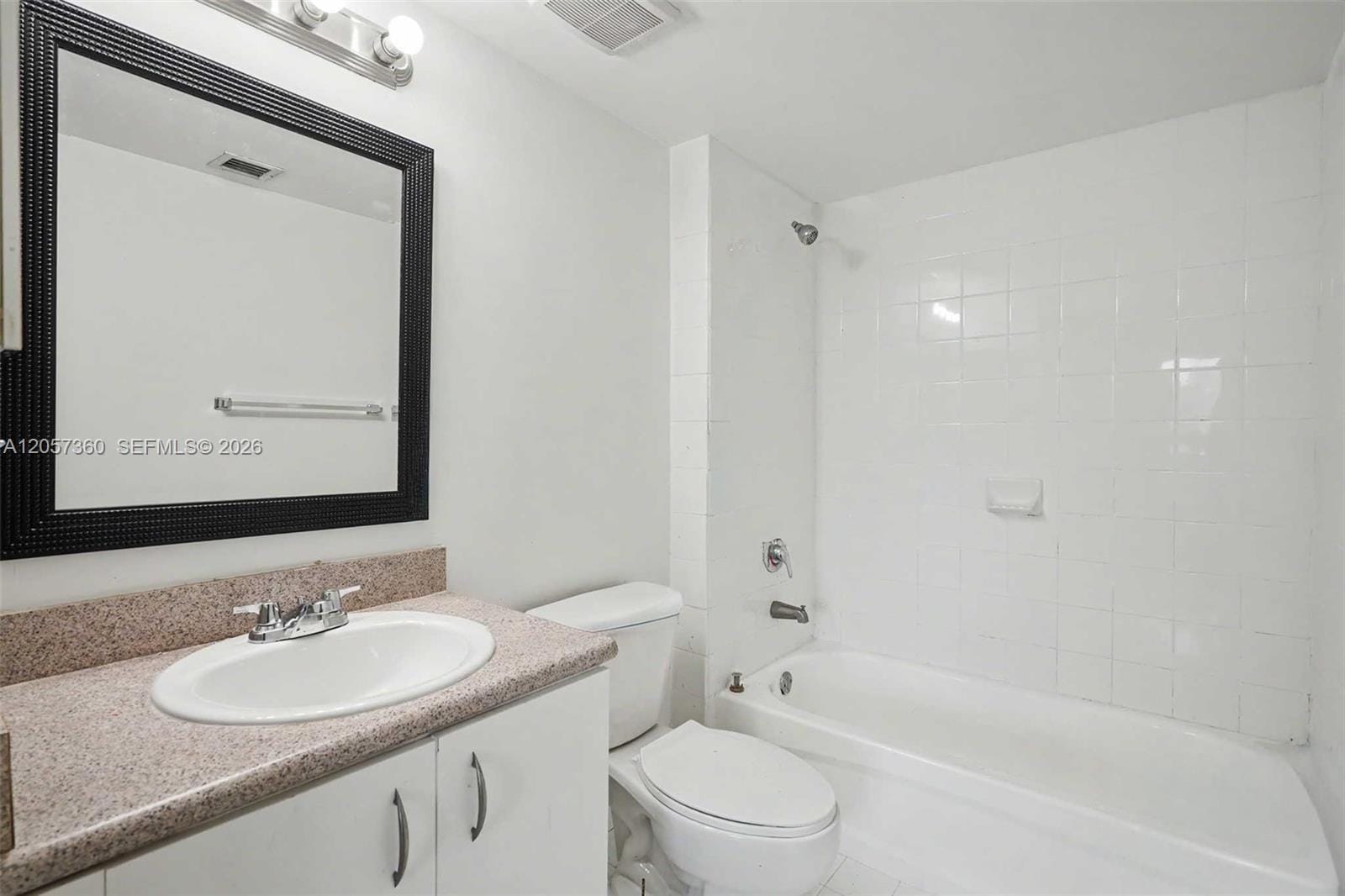816 NW 11th Street 402, Miami, FL 33136 photo 10