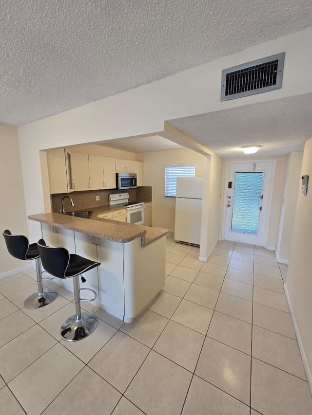 8321 SANDS POINT Boulevard D306, Tamarac, FL 33321