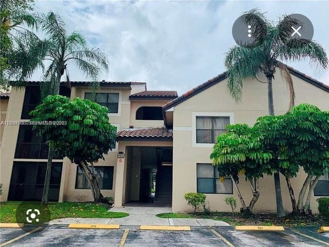 4421 W Mcnab Road 17, Palm Aire Gardens, Pompano Beach, FL