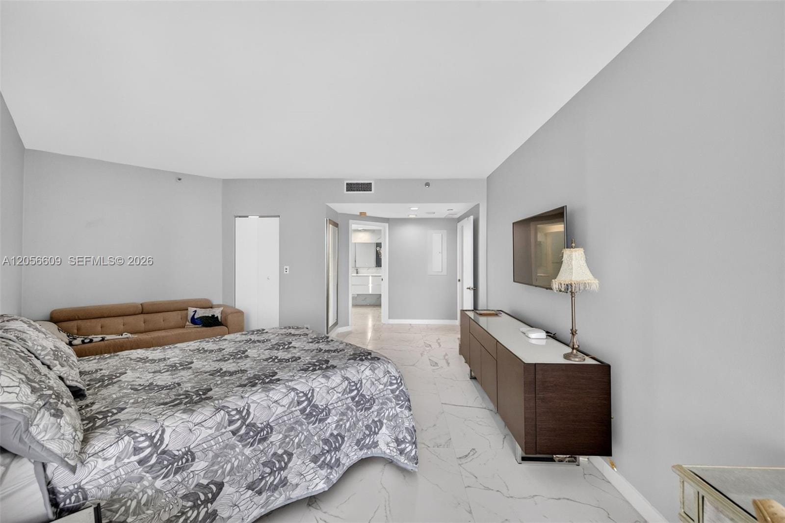 2800 Island Boulevard 1005, Aventura, FL 33160 photo 24