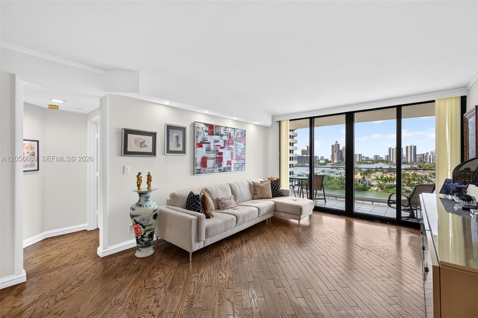 2800 Island Boulevard 1005, Aventura, FL 33160 photo 5