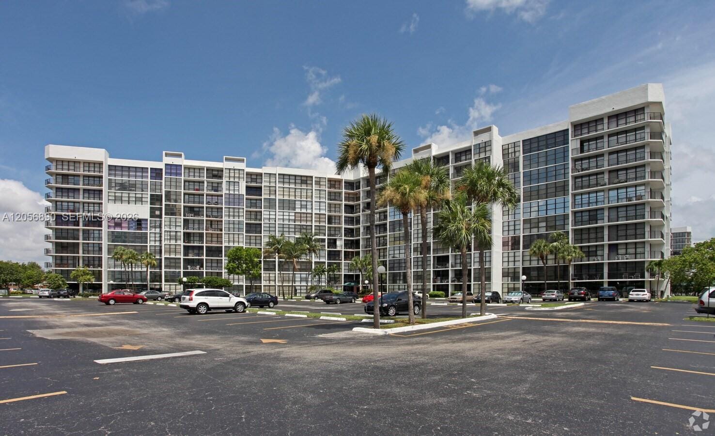 800 Parkview Drive 410 — photo 4