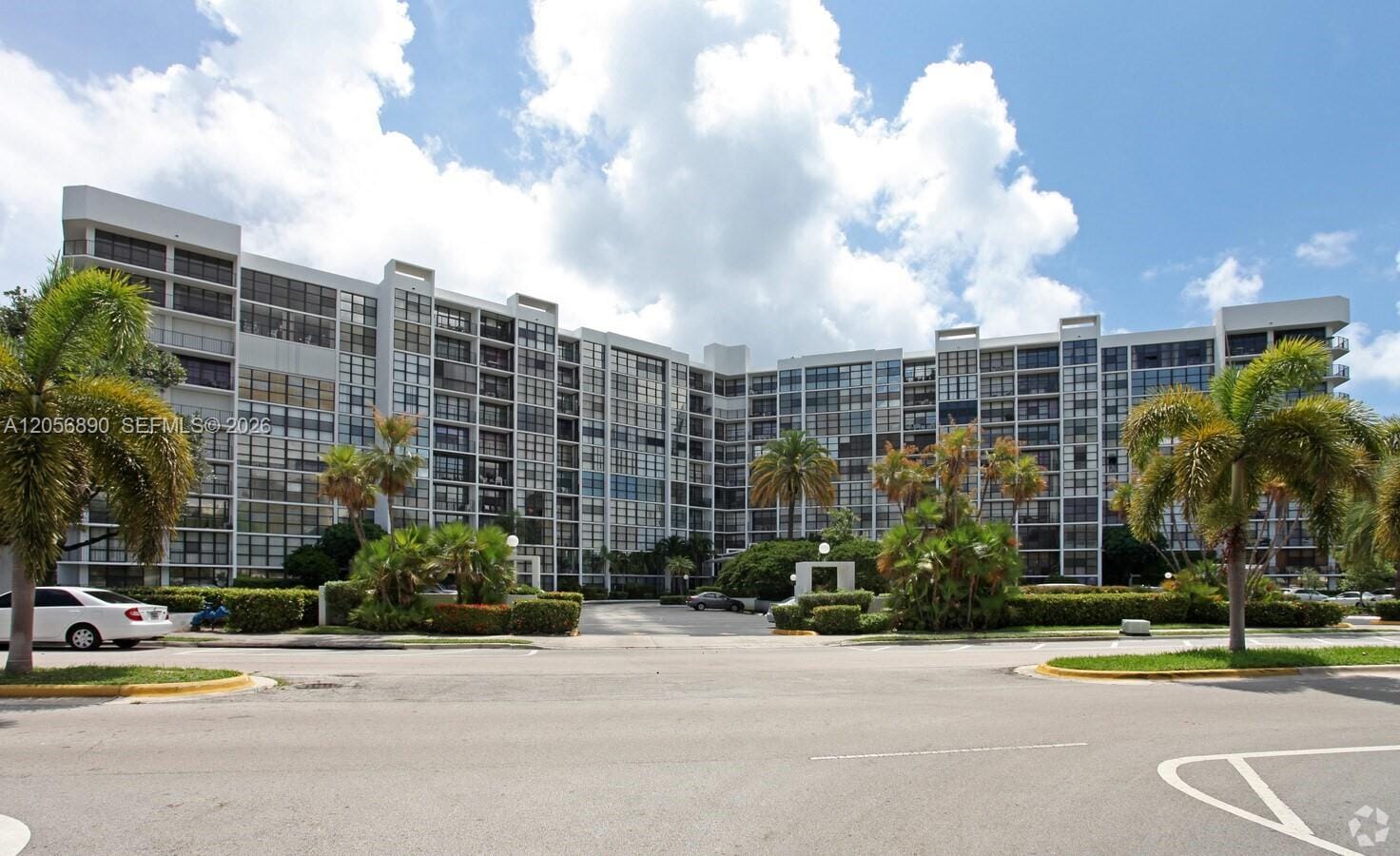 800 Parkview Drive 410 — photo 5