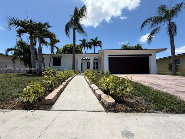 2210 NW 93rd Avenue, Pembroke Pines, FL 33024