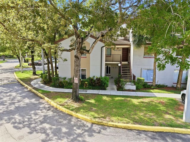 13920 SW 93rd Lane 13920, Parc Vista, Miami, FL