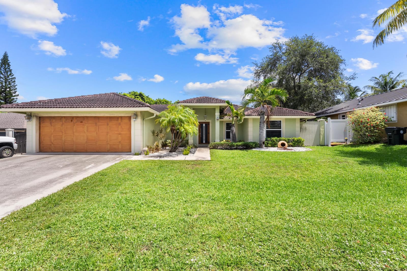 1750 17th Avenue N, Lake Worth Beach, FL 33460 photo 2