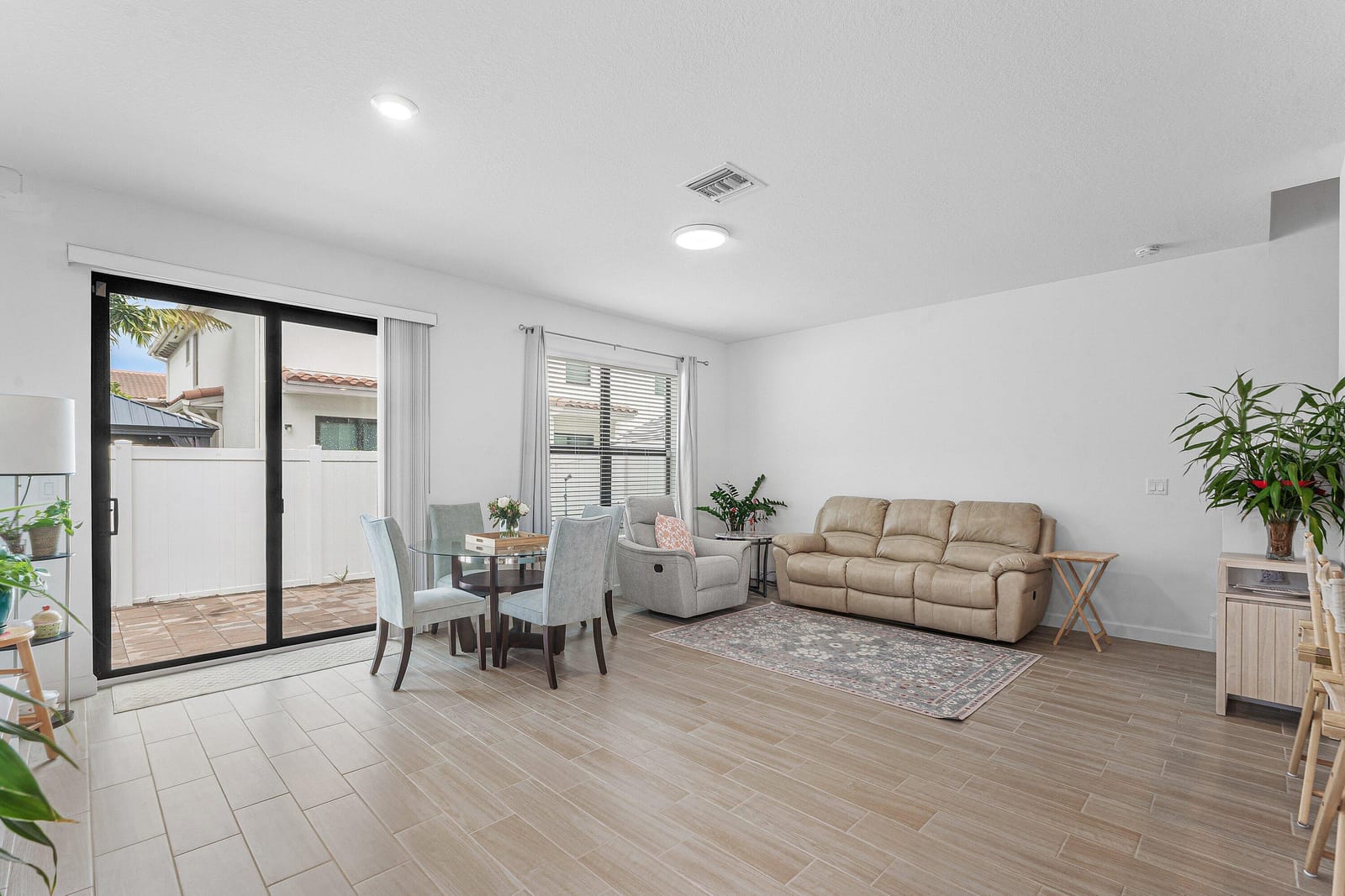 1011 WILLOW Place — photo 12