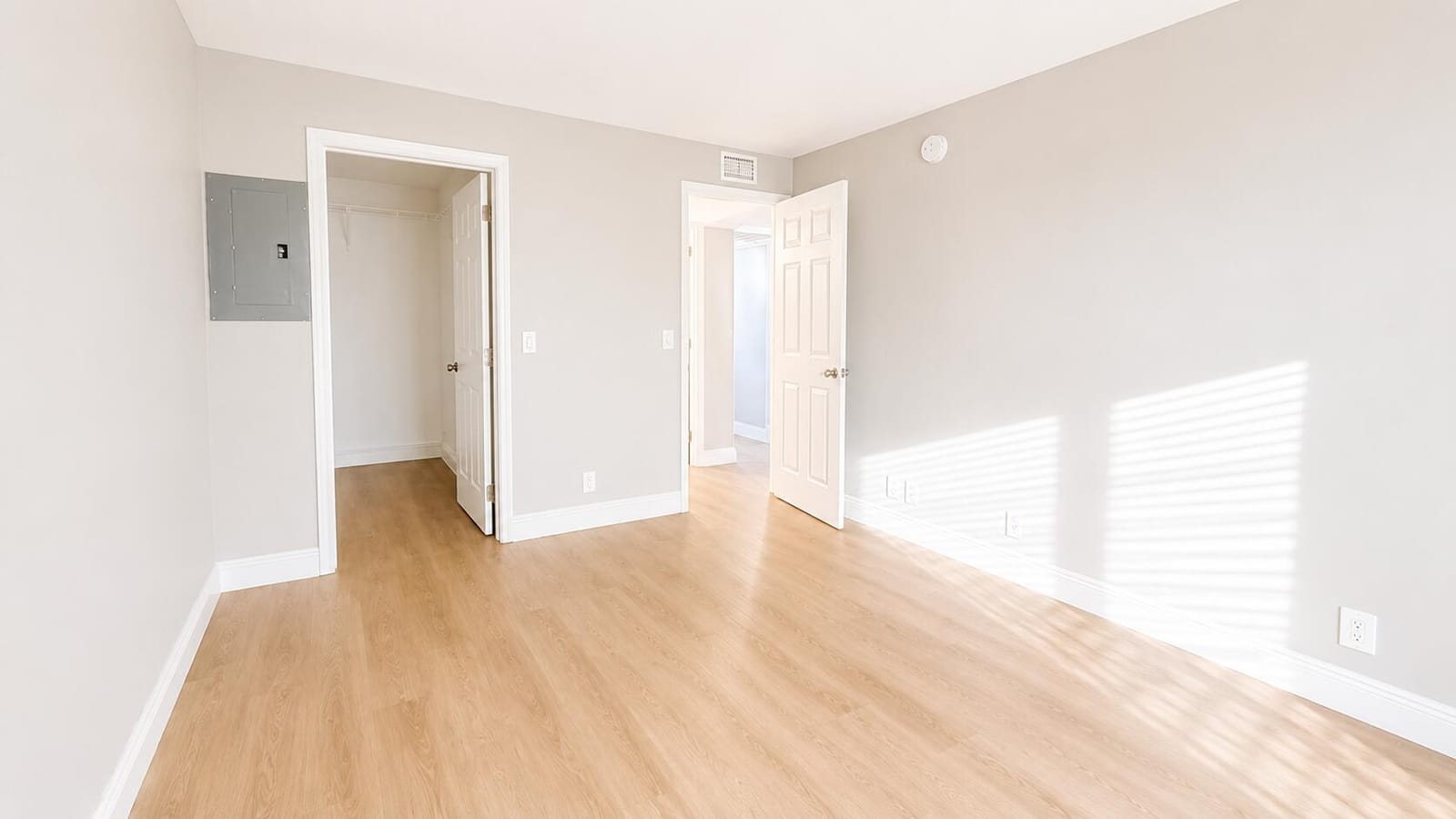 433 SAXONY J Way — photo 12