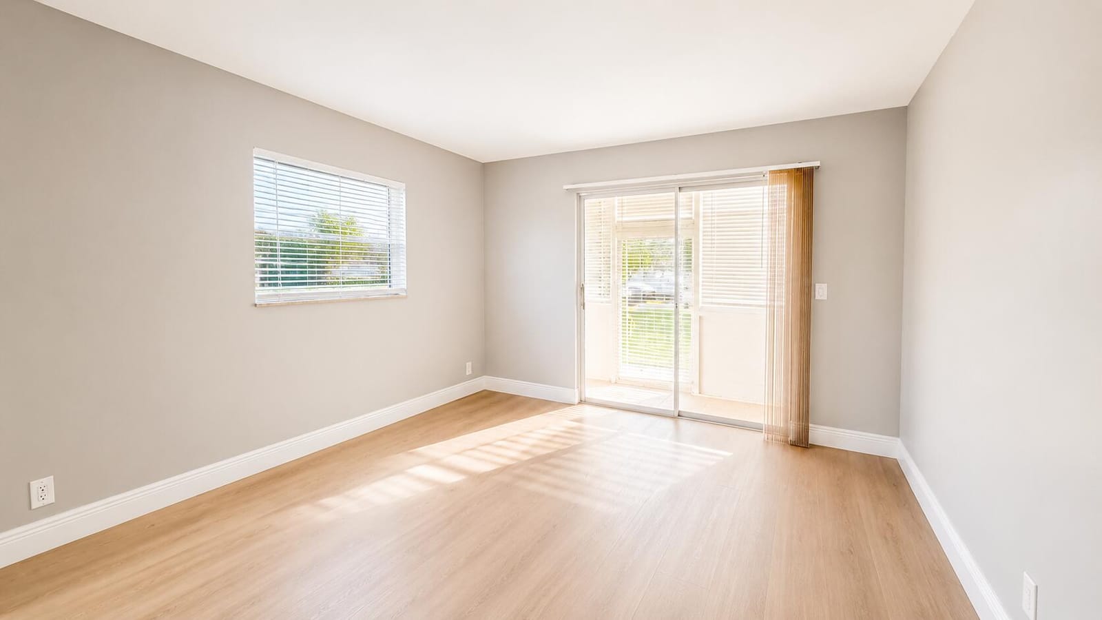 433 SAXONY J Way — photo 9