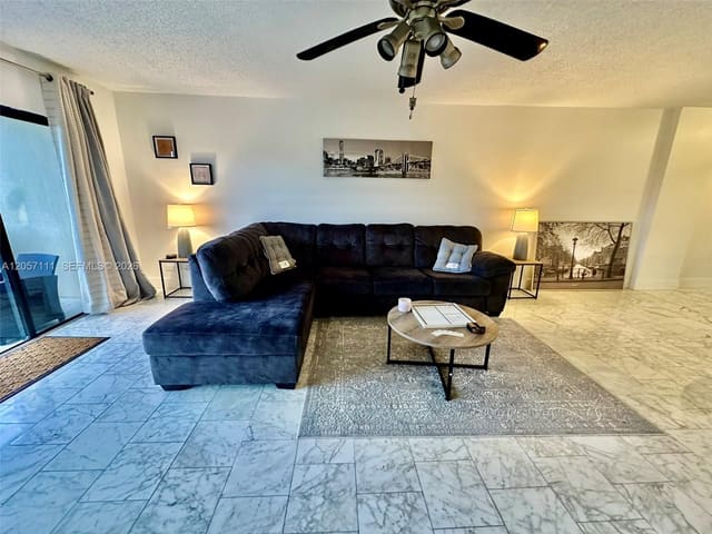 800 NE 195th Street 314, Miami, FL 33179
