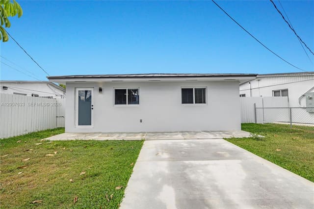 10350 SW 48th Street B, Miami, FL 33165