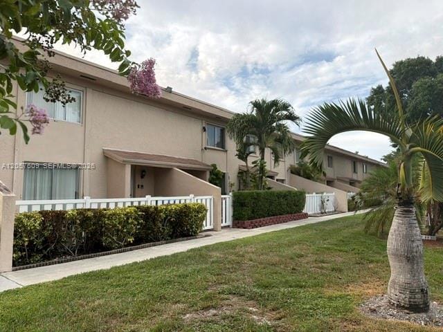 Pending home at 1419 NW 80th Avenue F, Margate, FL 33063