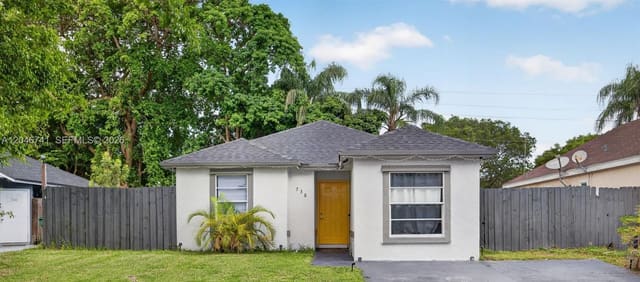 738 SW 7th Terrace, Villas Of Palm Bay, Florida City, FL
