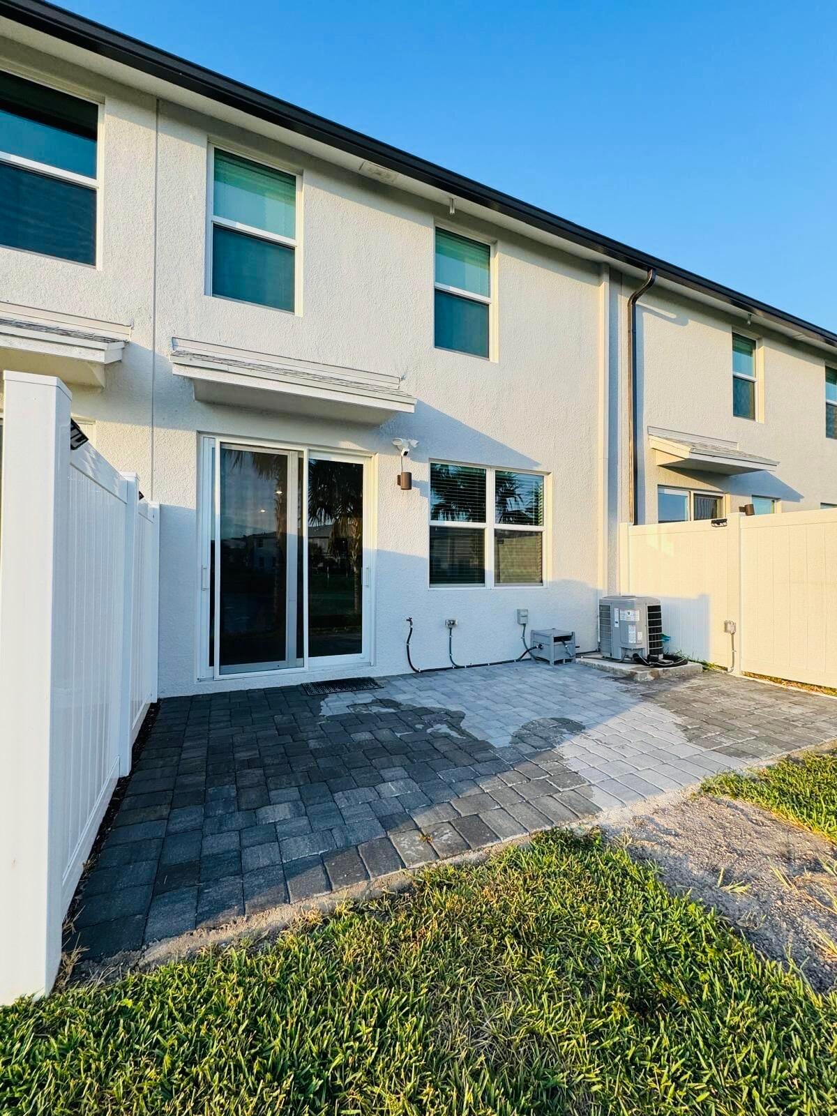 5677 MENTMORE Drive 5677, Mangonia Park, FL 33407 photo 6