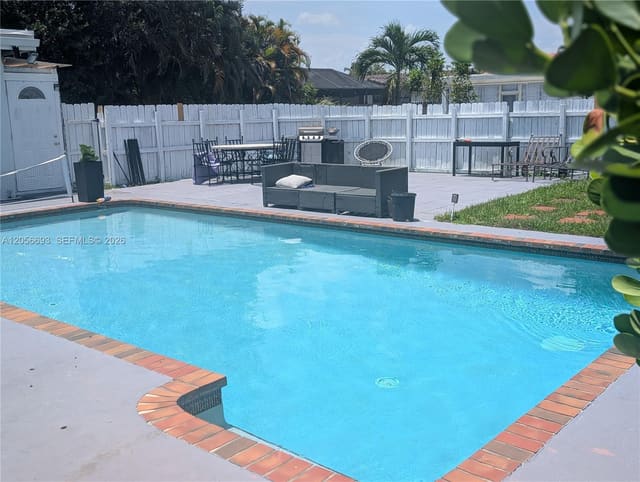 5207 Hayes Street 1, Hollywood, FL 33021