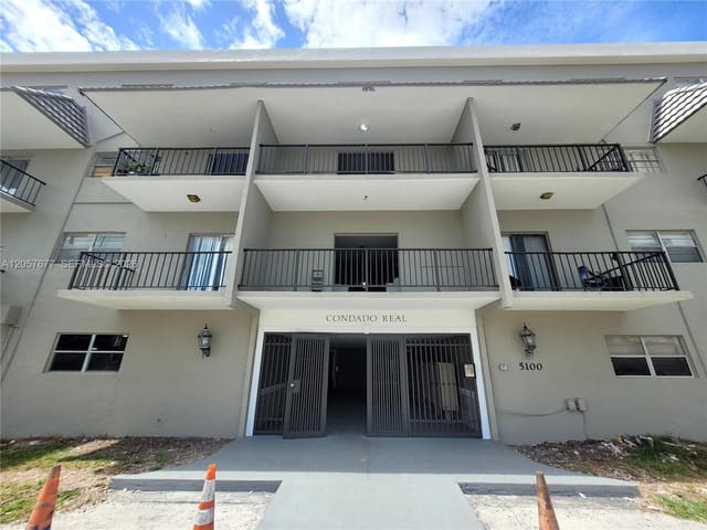 5100 SW 41st Street 319, Pembroke Park, FL 33023