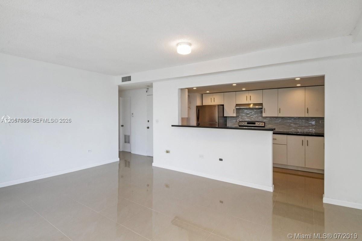 7545 E Treasure Drive 2H — photo 3