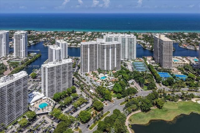 20515 E Country Club Drive 2048, Waterview, Aventura, FL