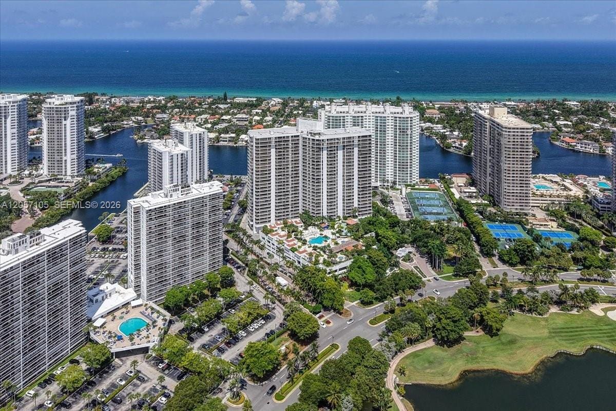 20515 E Country Club Drive 2048, Aventura, FL 33180