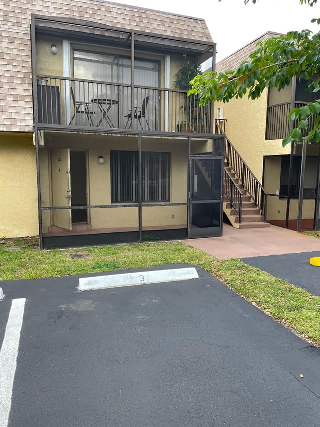 1245 S FLAGLER Avenue 303, Pompano Beach, FL 33060