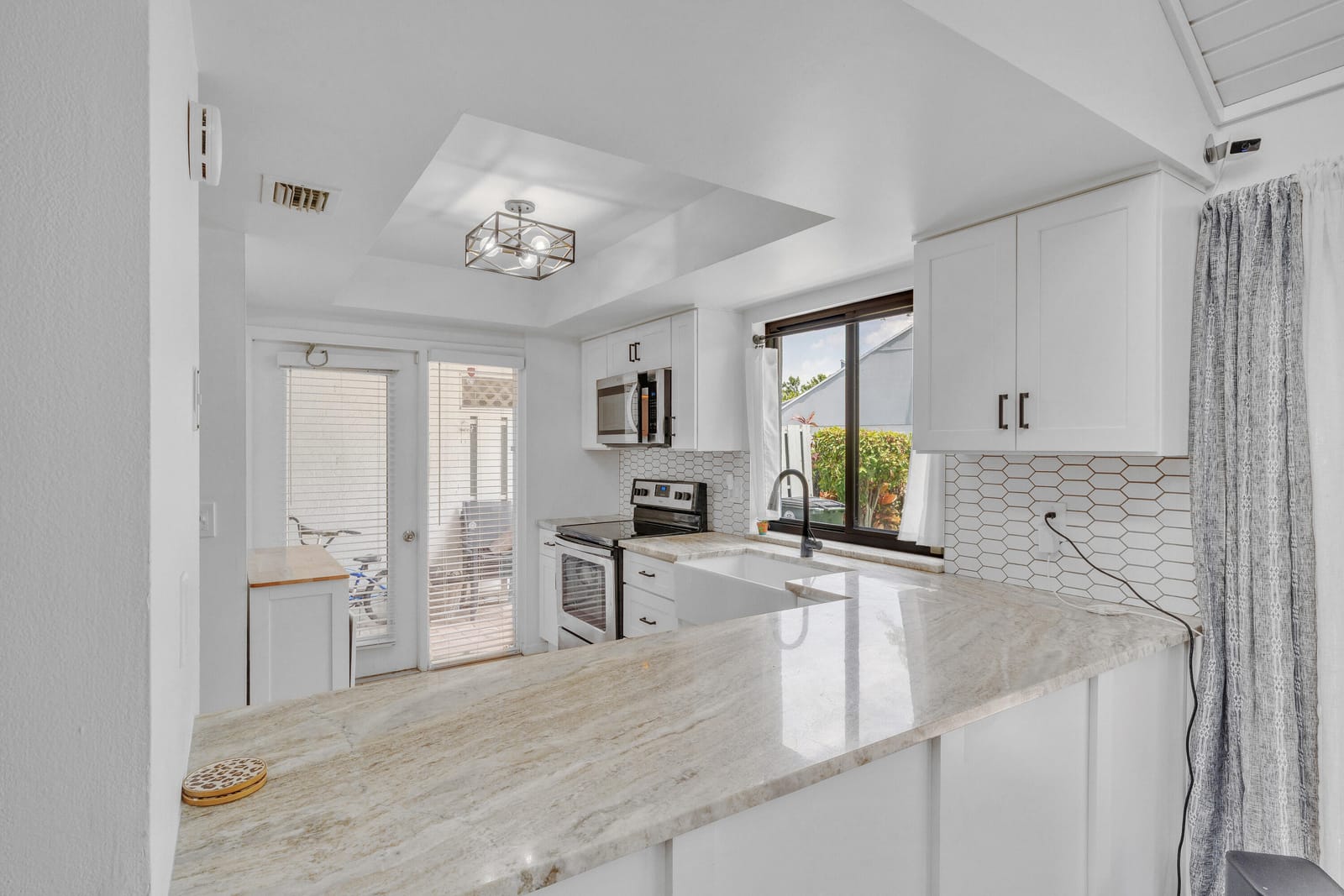 235 NW 15TH Street — photo 11