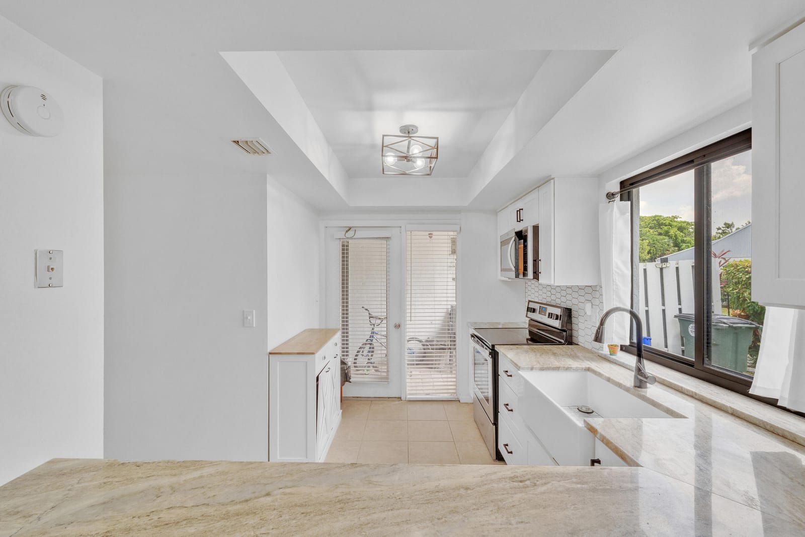 235 NW 15TH Street — photo 3