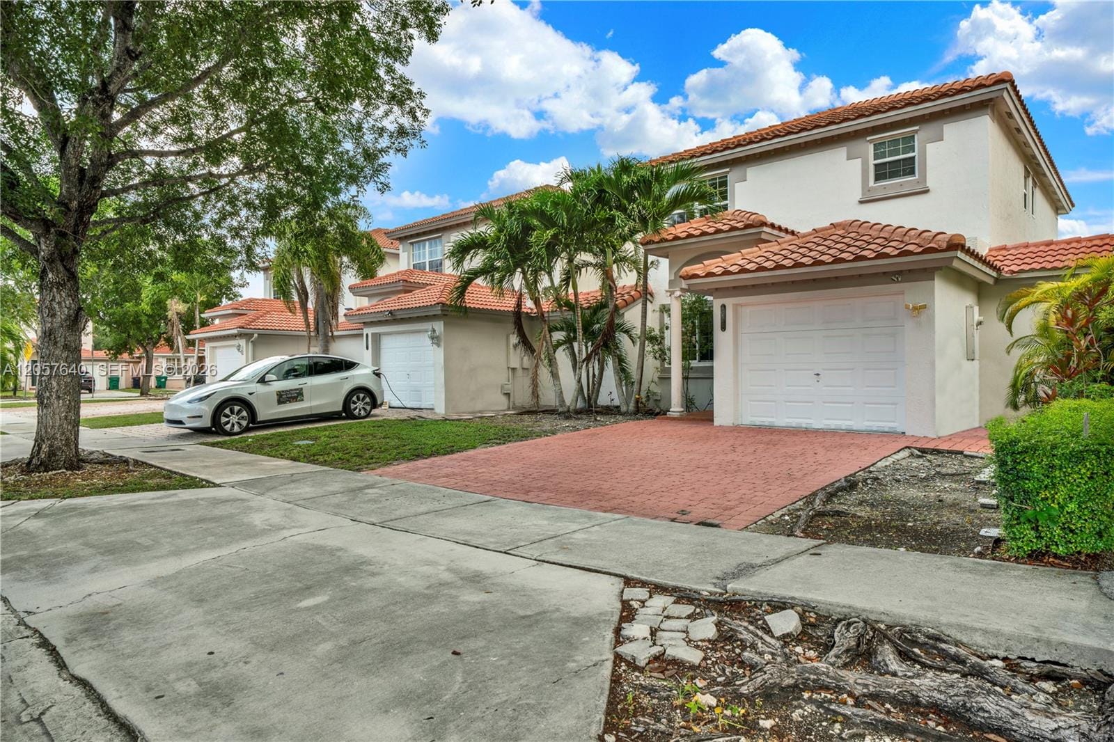 Pending home at 2470 SW 153rd Pass, Miami, FL 33185
