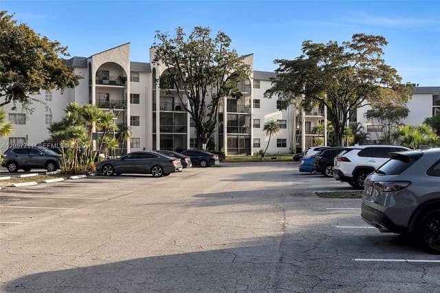 3300 Spanish Moss Terrace 106, Lauderhill, FL 33319