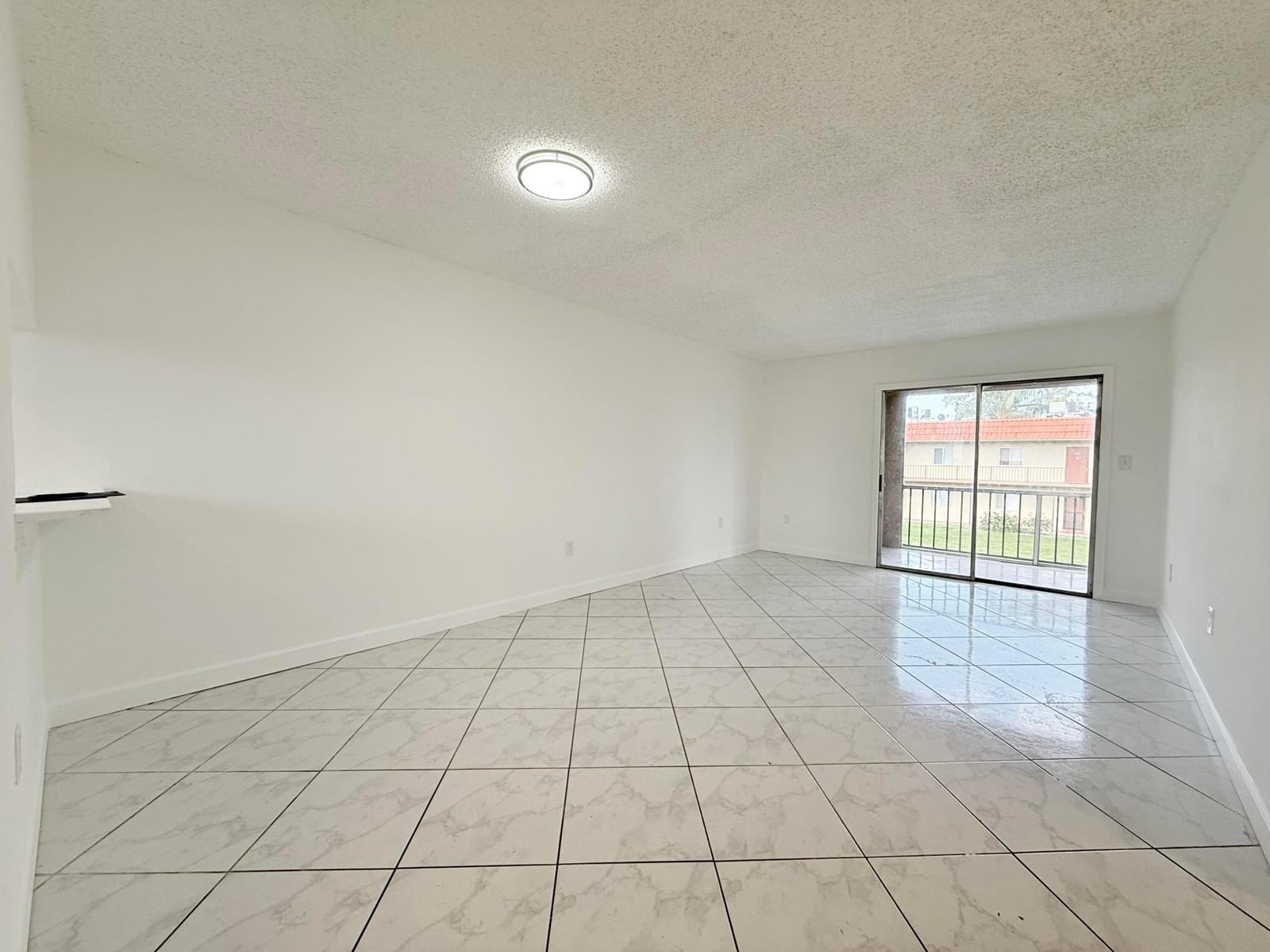 6106 FOREST HILL Boulevard 204 — photo 2