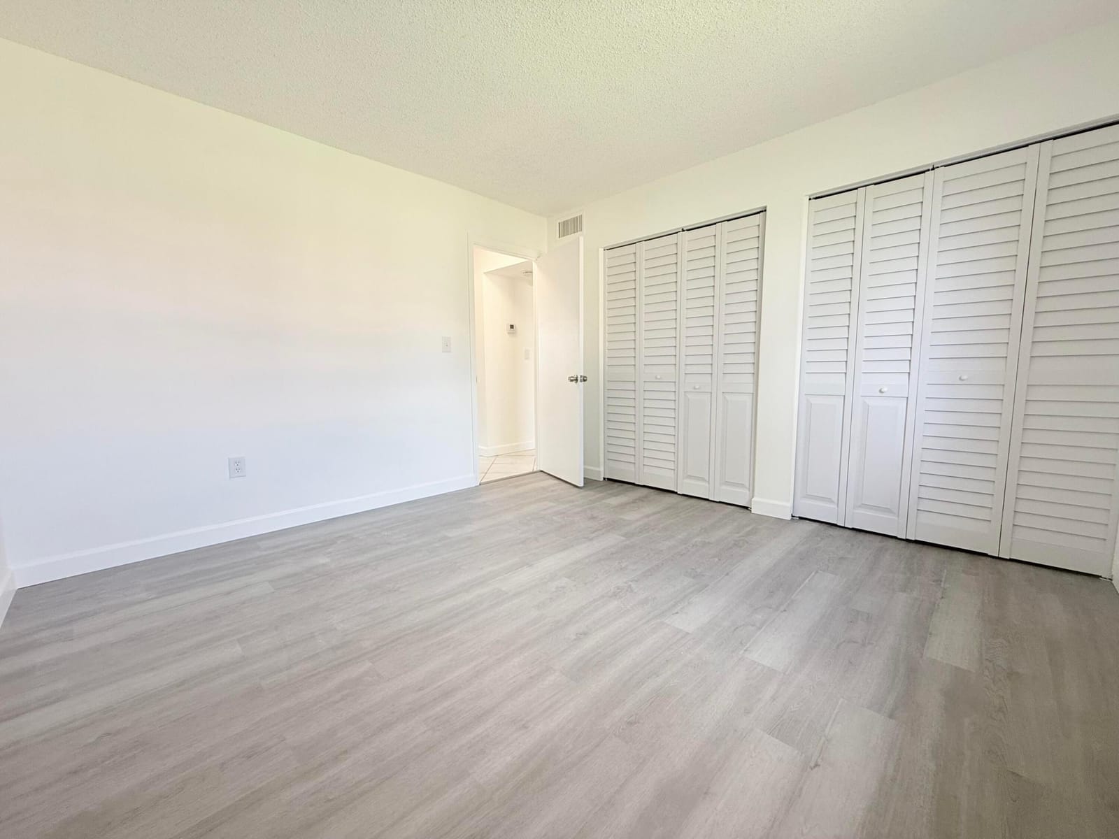 6106 FOREST HILL Boulevard 204 — photo 11