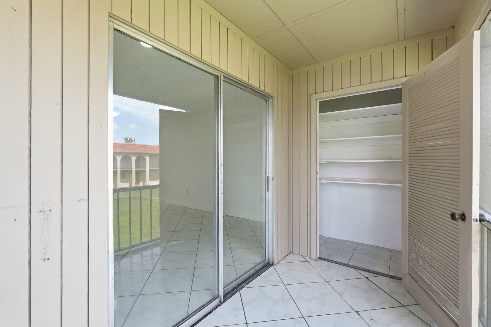 6106 FOREST HILL Boulevard 204 — photo 10