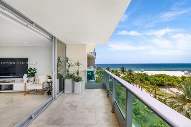 1455 Ocean Drive 703, Il Villaggio, Miami Beach, FL