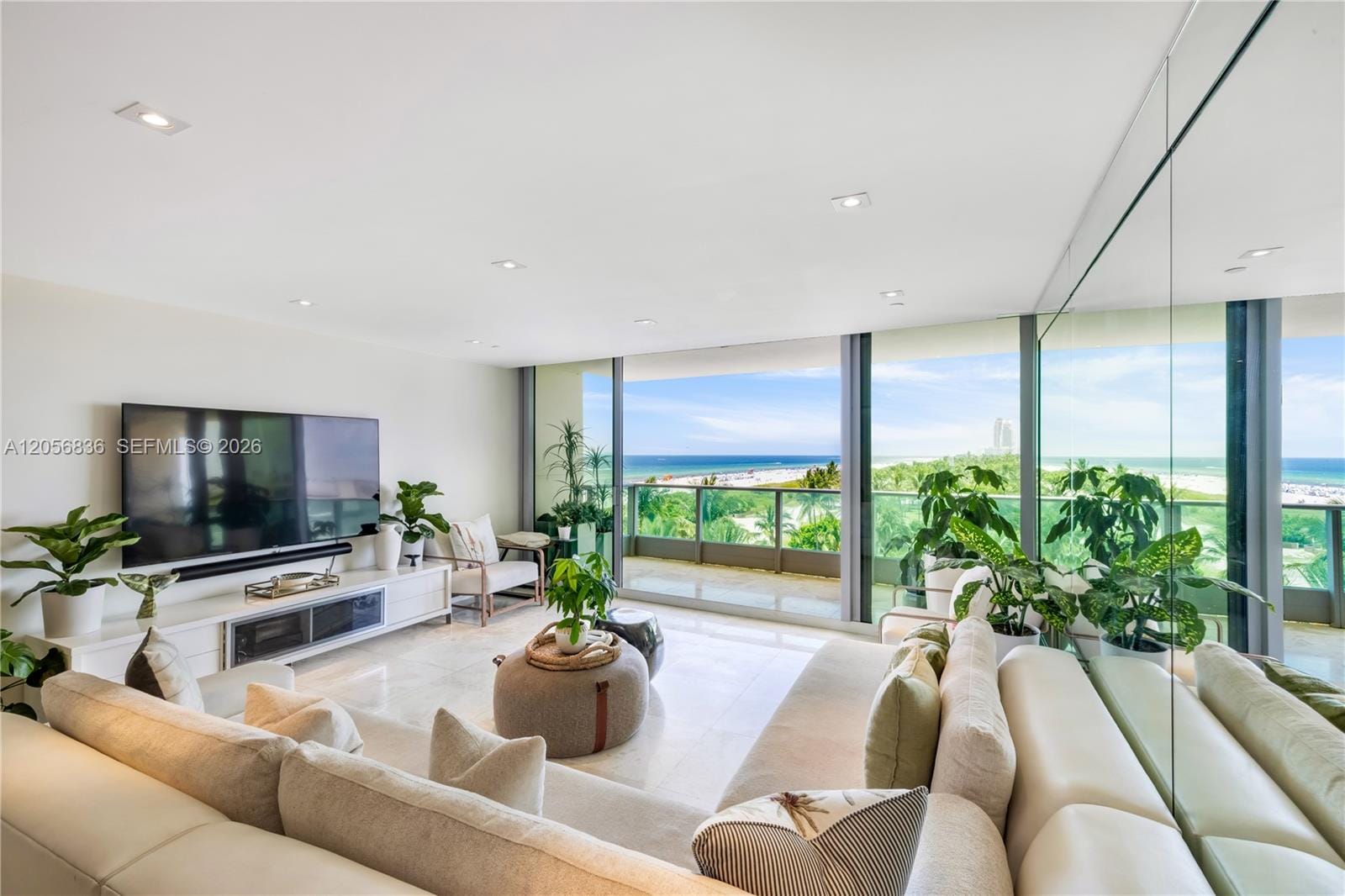 1455 Ocean Drive 703 — photo 2