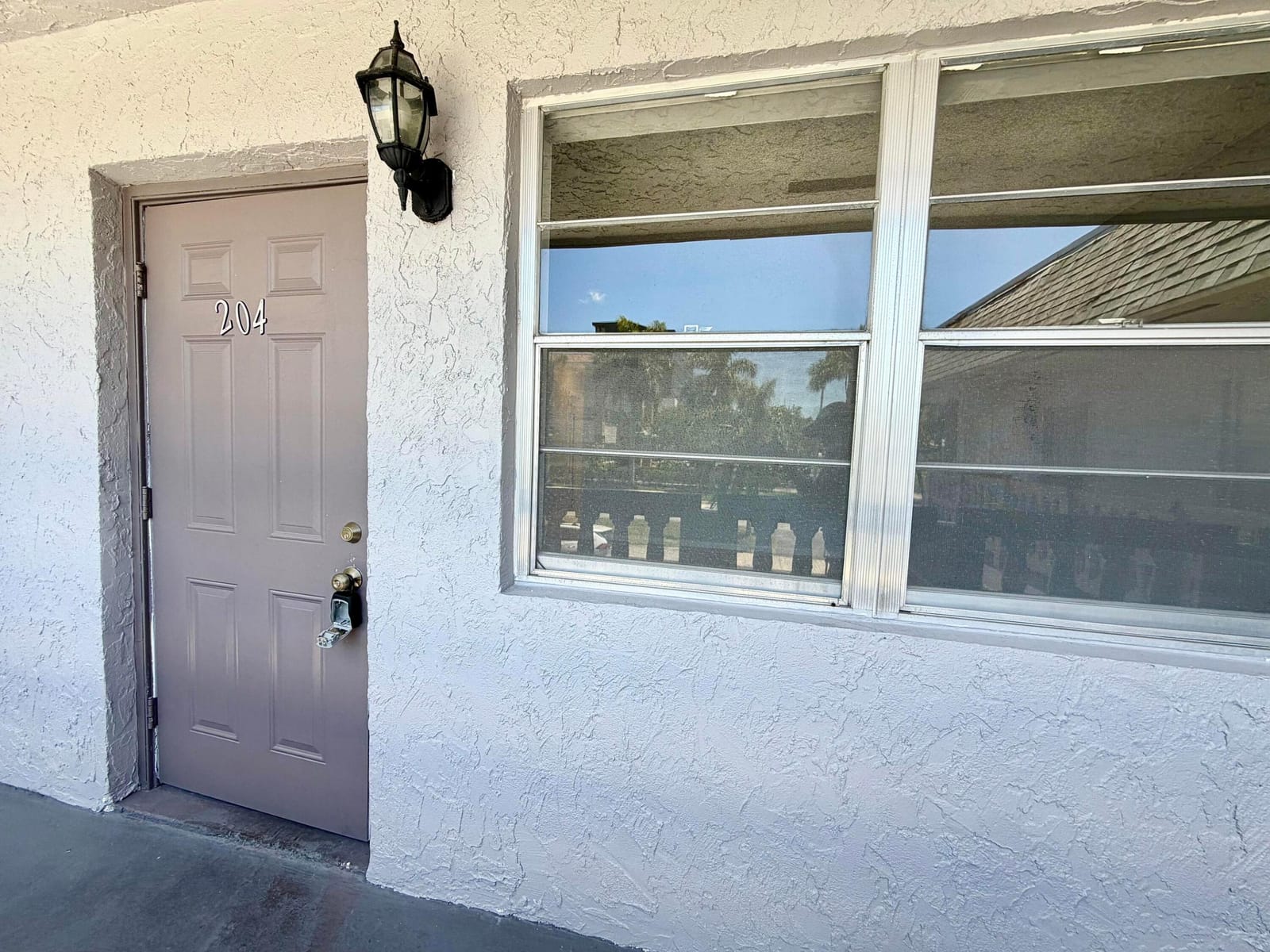 615 NE 10TH Street 204