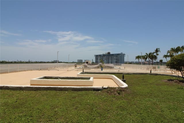13499 Biscayne Boulevard 412, North Miami, FL 33181