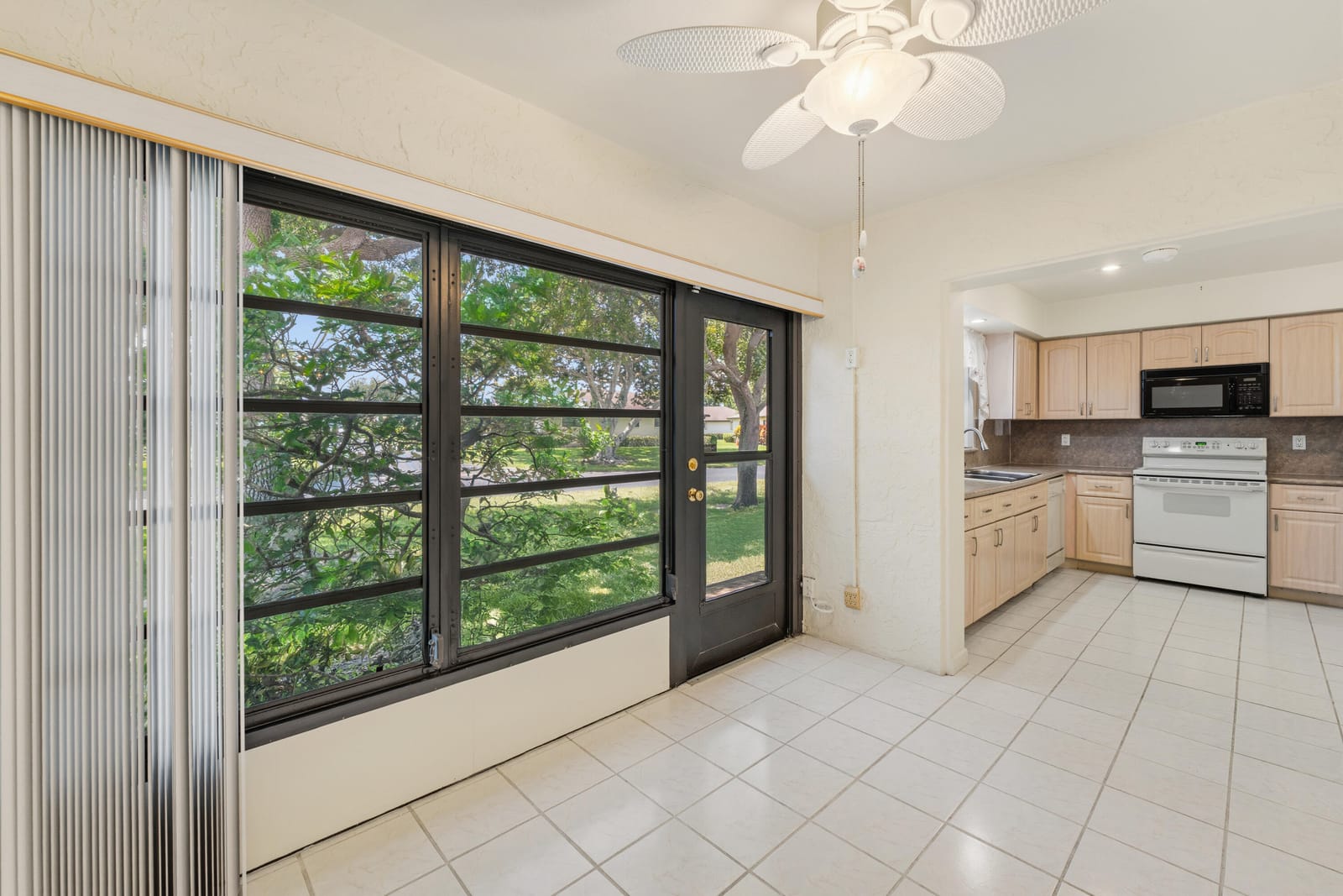 4675 ROBINWOOD Circle A, Boynton Beach, FL 33436 photo 10