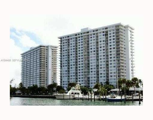 500 BAYVIEW Drive 122, Arlen House West, Sunny Isles Beach, FL