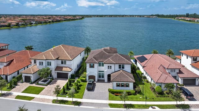 12450 N PARKLAND BAY Trail, Parkland, FL 33076