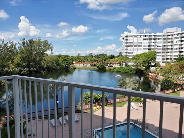 1300 NE Miami Gardens Drive 419E, Miami, FL 33179
