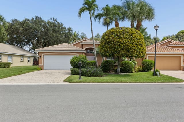 6833 Viale Elizabeth, sold in Villa Borghese, Delray Beach, FL