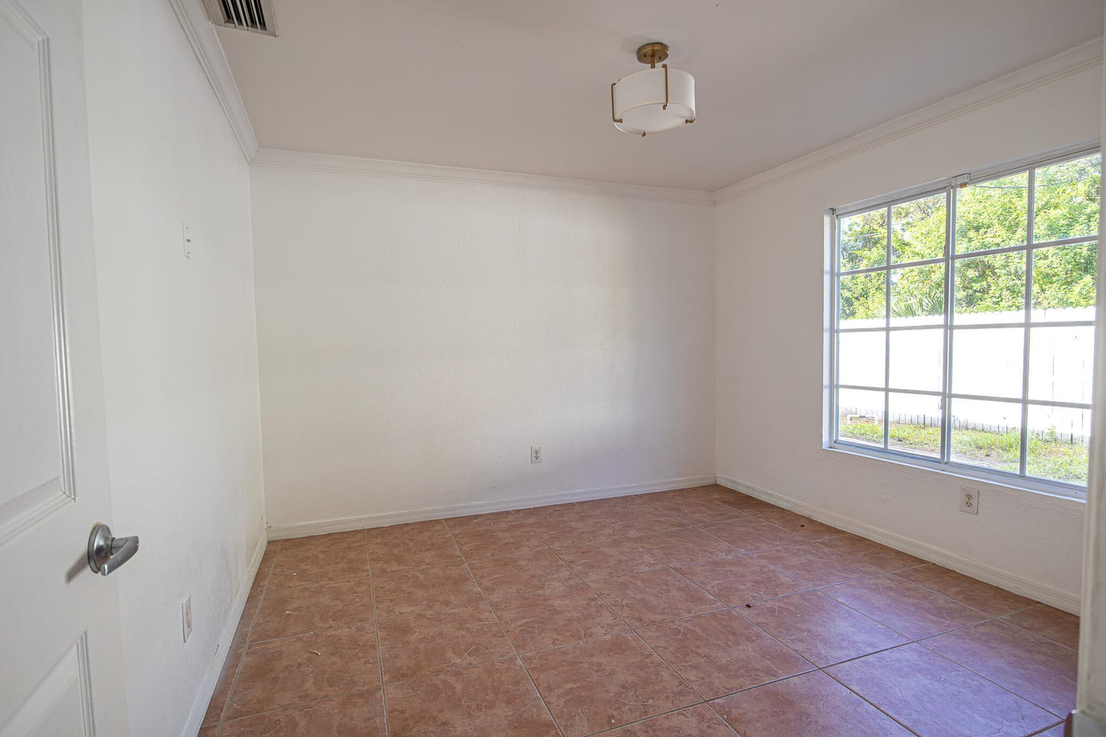 11714 ORANGE Boulevard — photo 9