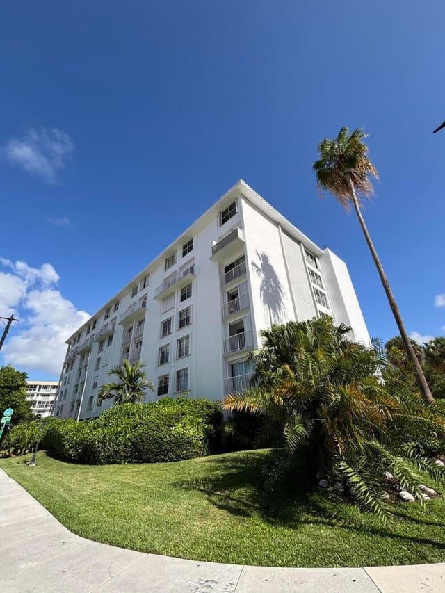 17800 ATLANTIC Boulevard 302, Sunny Isles Beach, FL 33160