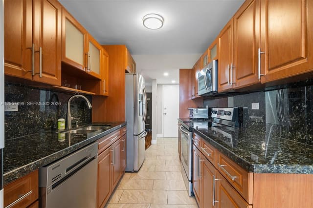 1690 NE 191st Street 3021, Miami, FL 33179