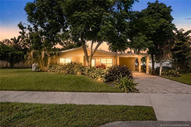908 SE Krueger Parkway, Stuart, FL 34996