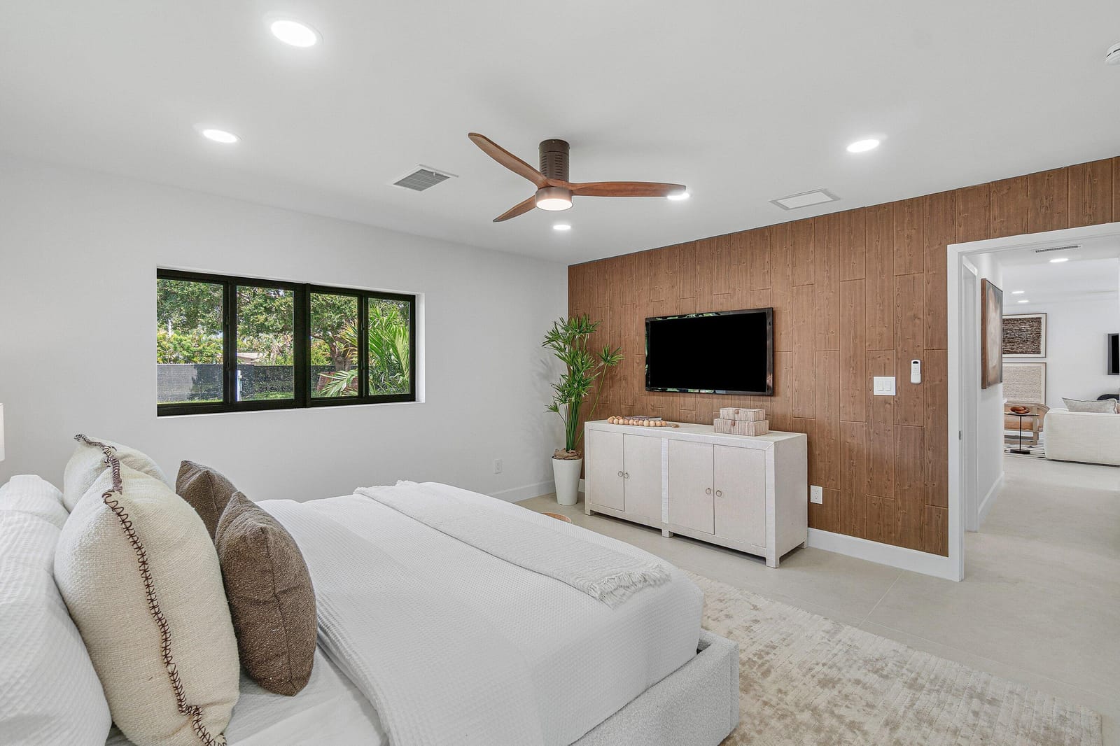 2708 NE 1ST Avenue, Wilton Manors, FL 33334 photo 25
