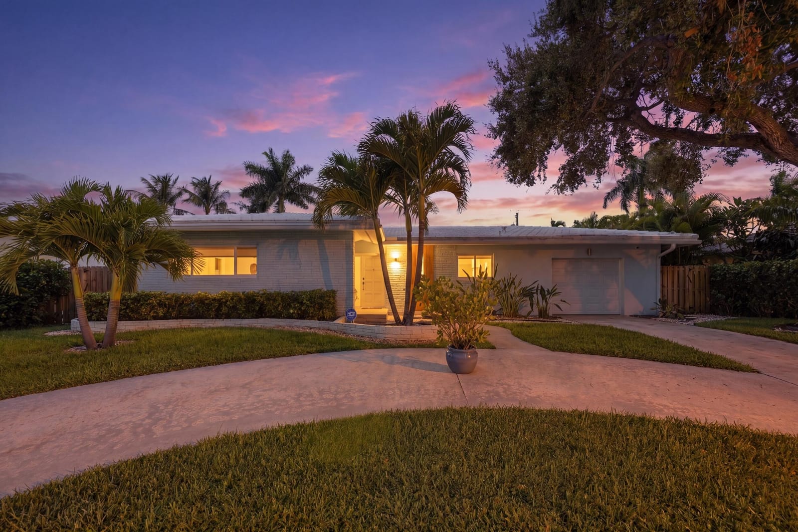 1136 SW 12TH Street