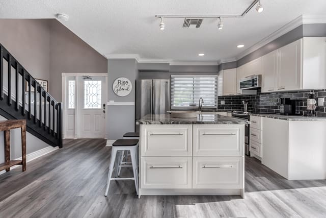 324 W PINE Street 11, Lantana, FL 33462