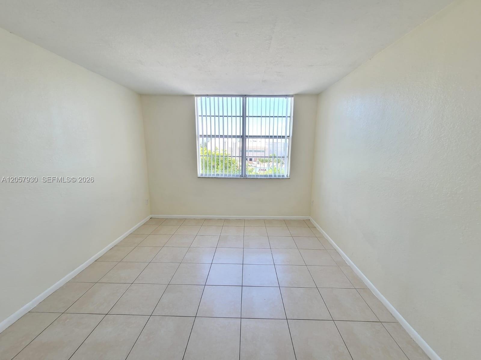 496 NW 165th St Road D-409, Miami, FL 33169 photo 14
