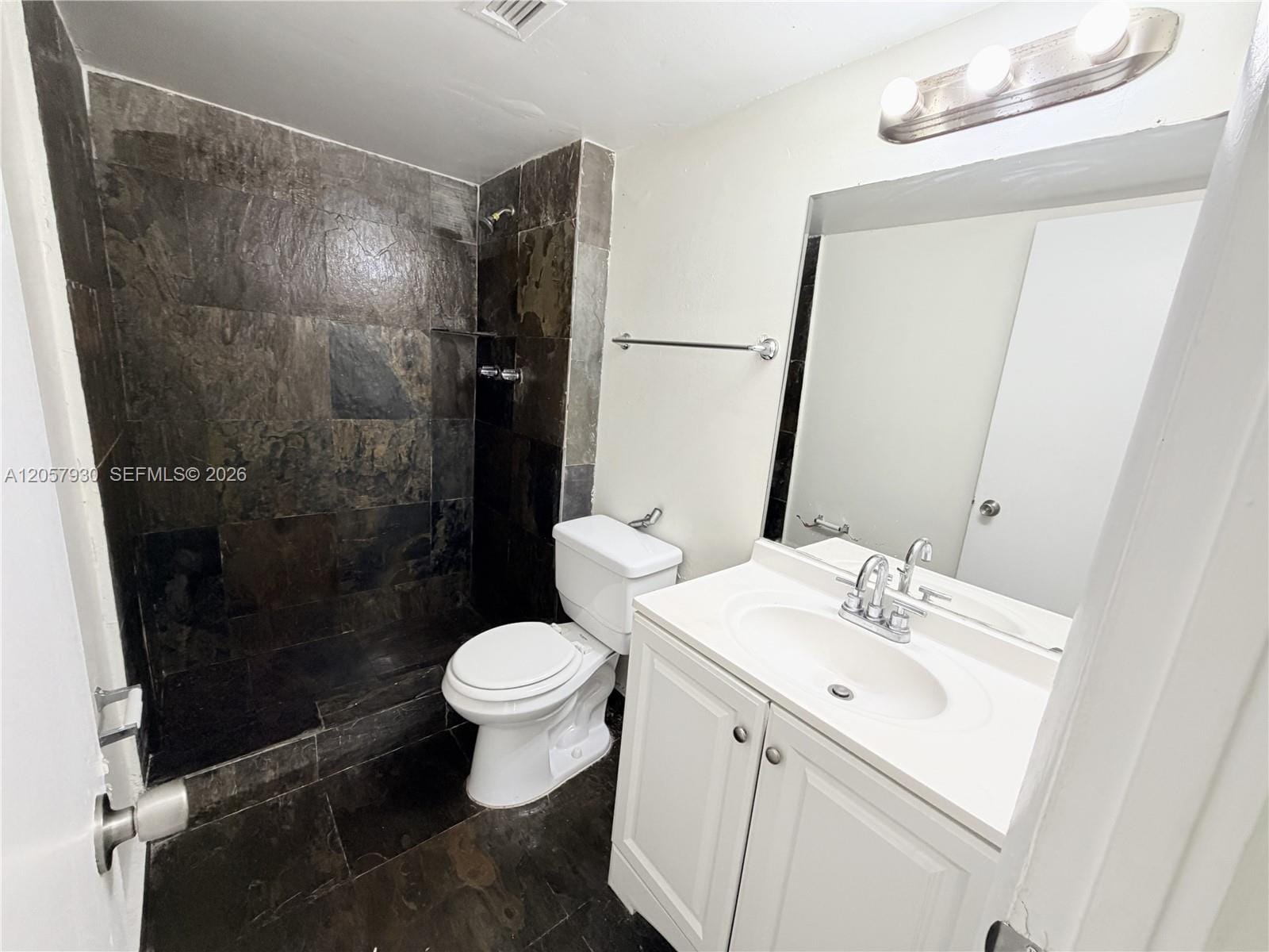 496 NW 165th St Road D-409, Miami, FL 33169 photo 17